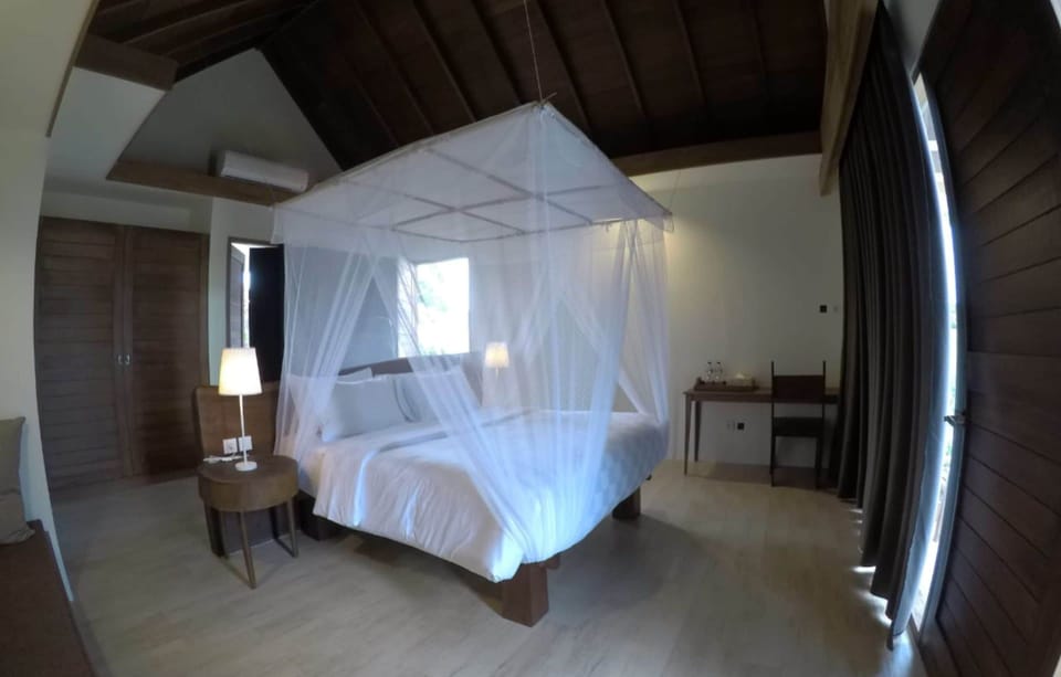 In-room safe, desk, blackout drapes, soundproofing