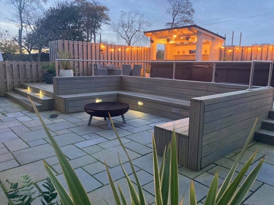 BBQ, Hot tubs and fire pit