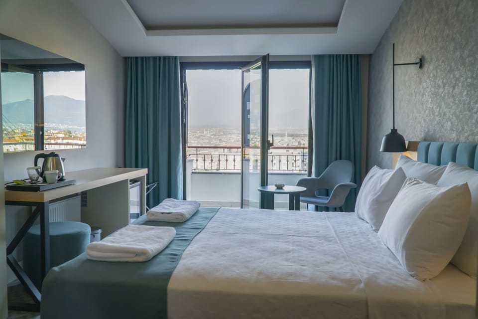 Standard Double or Twin Room | 1 bedroom, minibar, in-room safe, desk