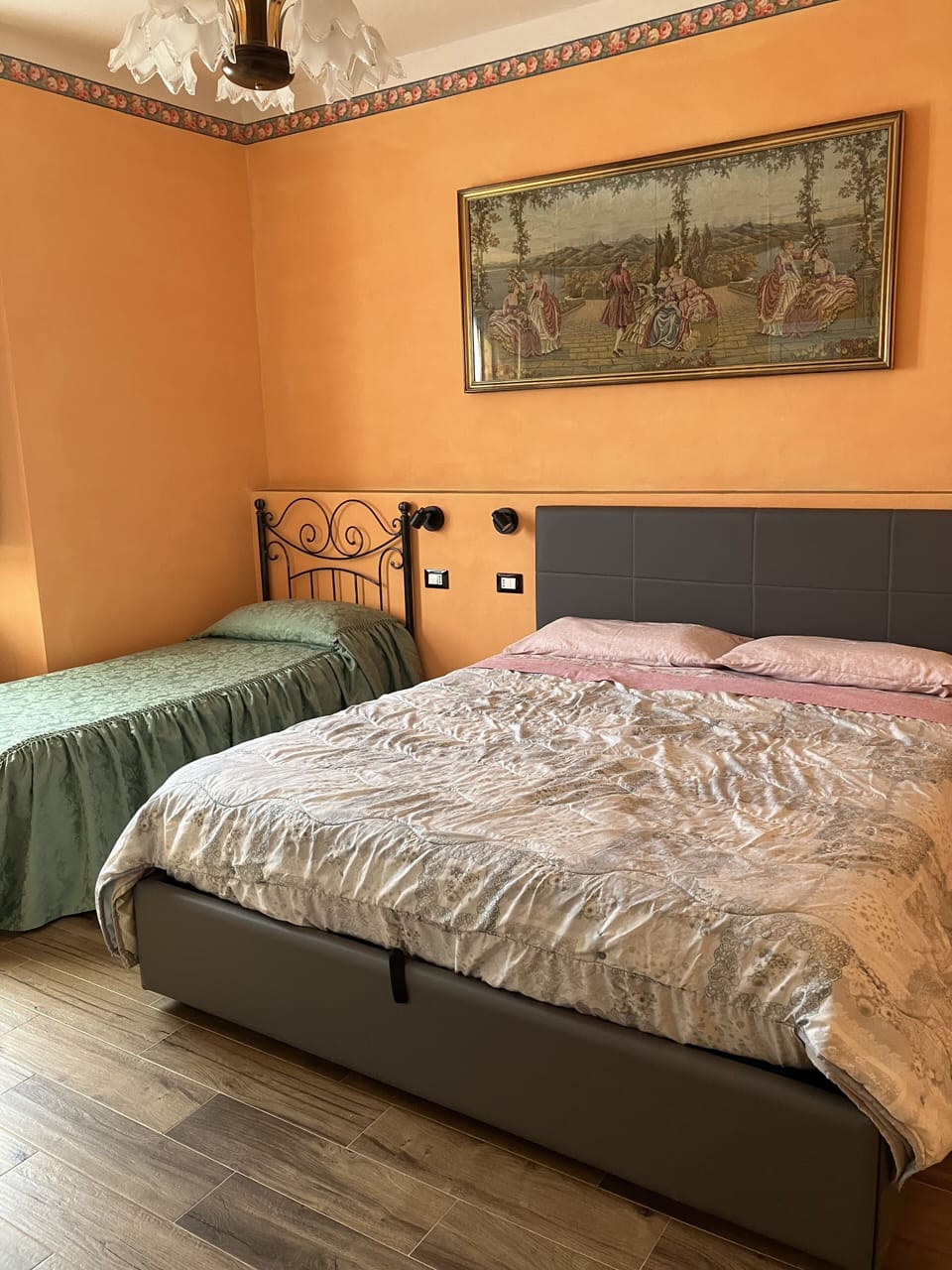 Triple Room, Shared Bathroom | Egyptian cotton sheets, premium bedding, blackout drapes, free WiFi