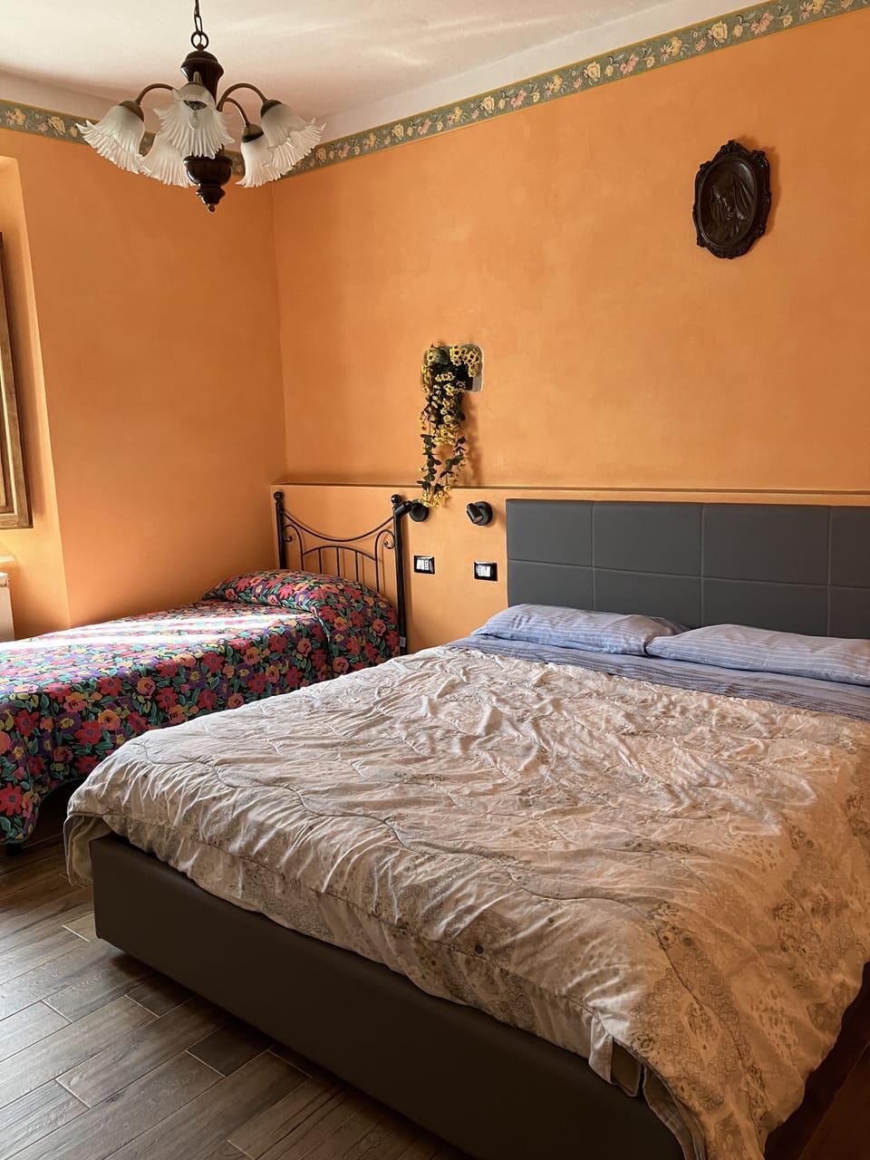 Triple Room, Shared Bathroom | Egyptian cotton sheets, premium bedding, blackout drapes, free WiFi