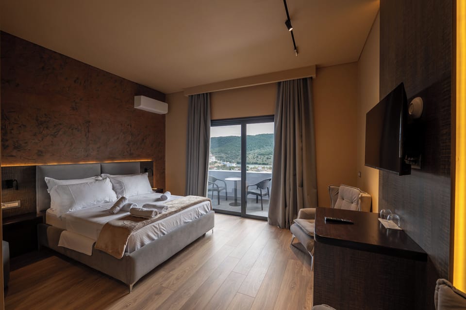 Deluxe Double Room, Balcony | Premium bedding, down comforters, memory foam beds, minibar