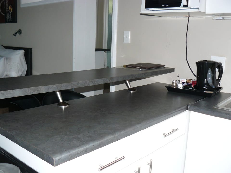ROOM 1 Luxury | Private kitchen | Fridge, coffee/tea maker, electric kettle, cookware/dishes/utensils