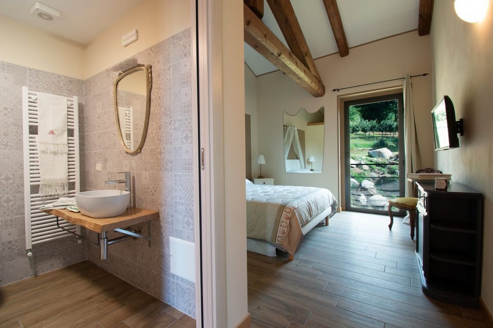 Double Room (Bucaneve) | Premium bedding, down comforters, pillowtop beds, individually furnished