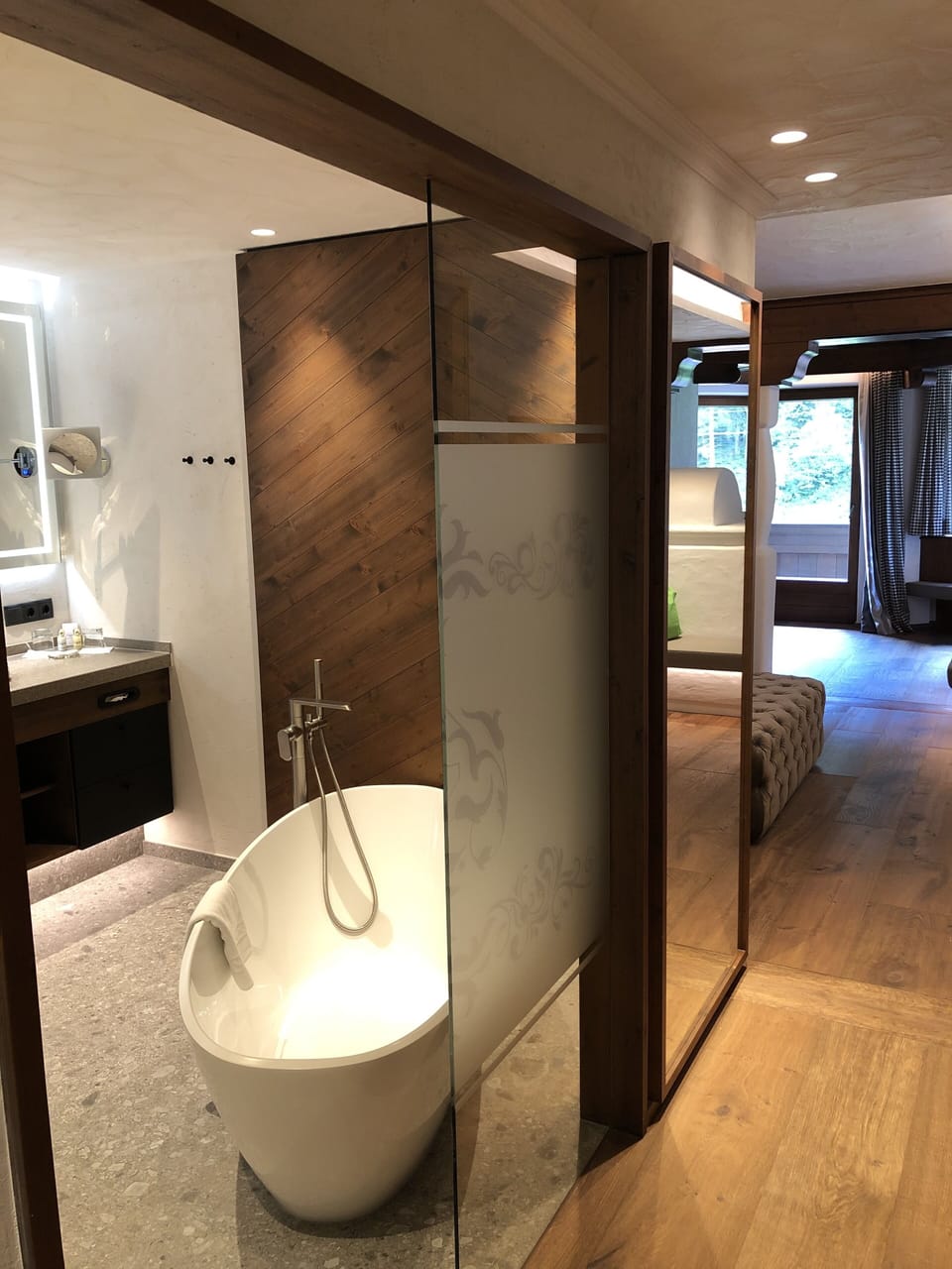 Deluxe Apartment, Balcony | In-room safe, desk, free WiFi