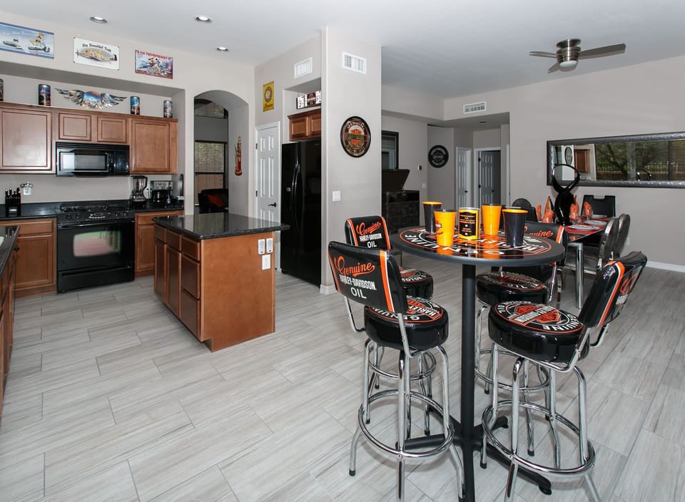 casual dining for 4 in the kitchen