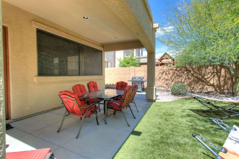 Covered Back Patio, seating for 6.