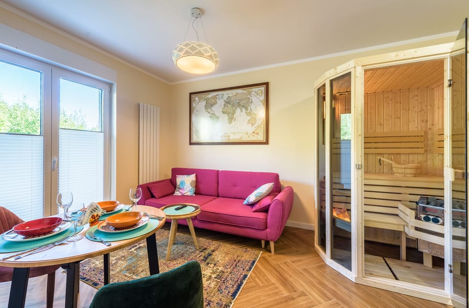 Apartment | Living room | Flat-screen TV