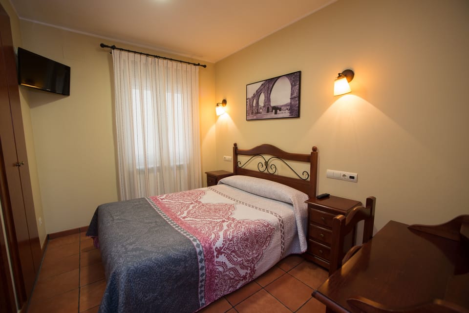 Double Room | Free WiFi, bed sheets