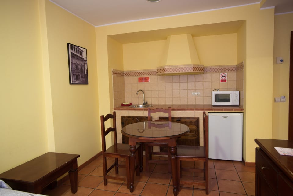 Family Double Room | Free WiFi, bed sheets