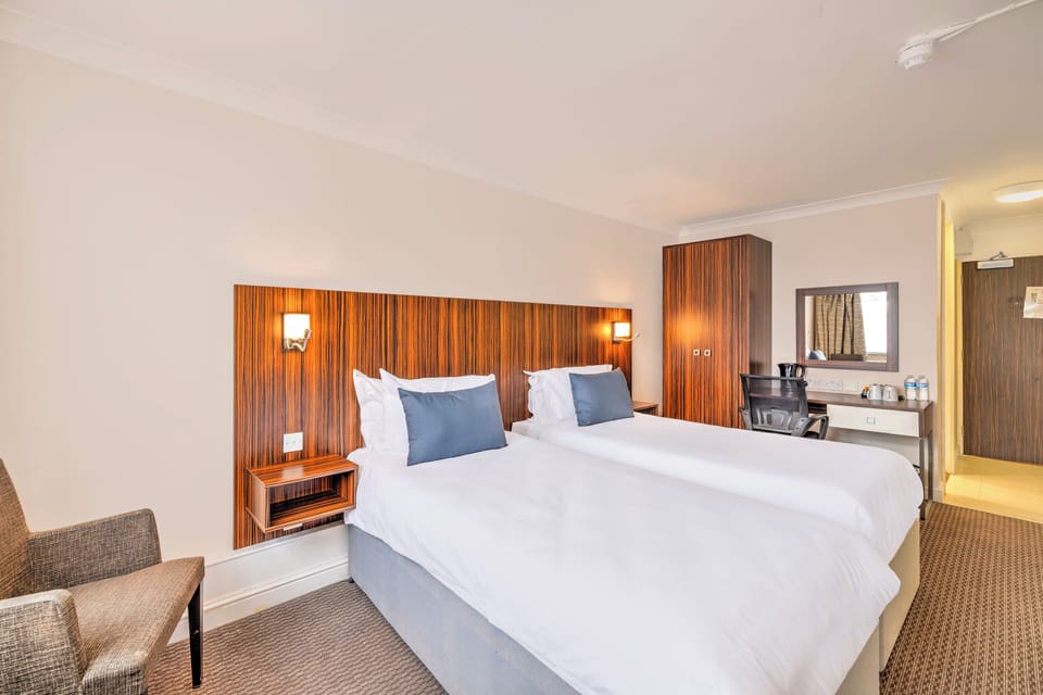Standard Twin Room | Desk, soundproofing, iron/ironing board, free WiFi