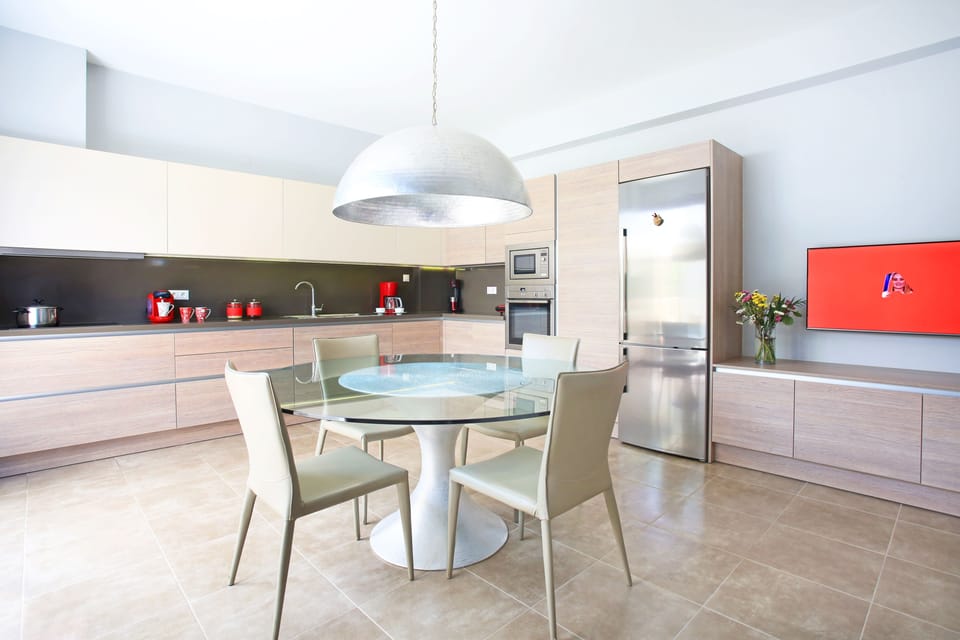 Deluxe Villa, 4 Bedrooms, Private Pool | In-room dining