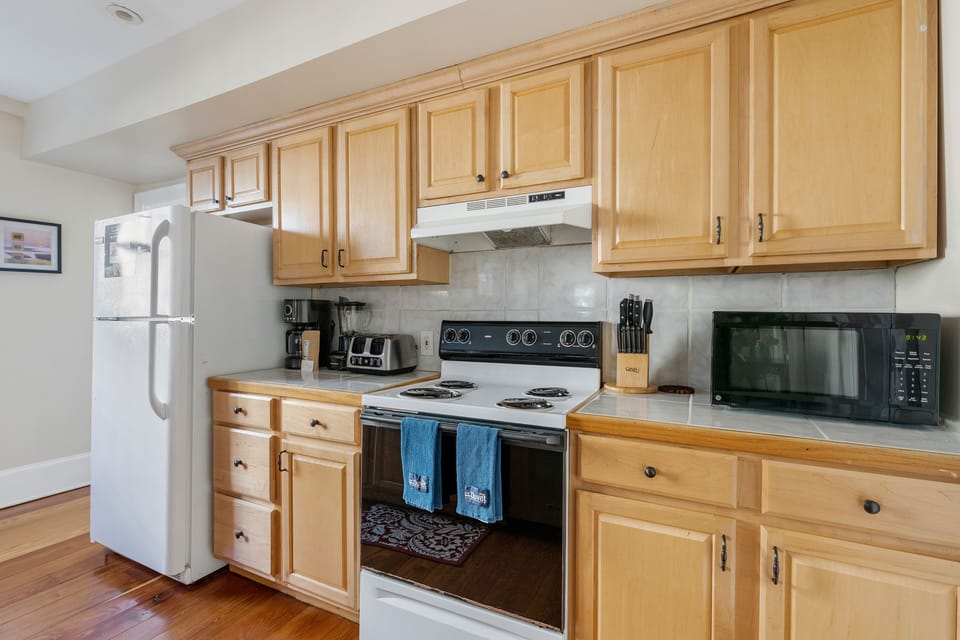 Fully Stocked Kitchen
