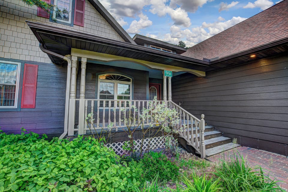 Exterior 4