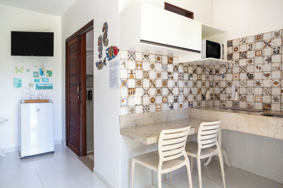 Superior Double Room | Private kitchen | Fridge, microwave, stovetop, cookware/dishes/utensils