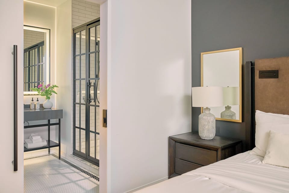 Luxury Loft, 3 Bedrooms | Down comforters, laptop workspace, blackout drapes, soundproofing