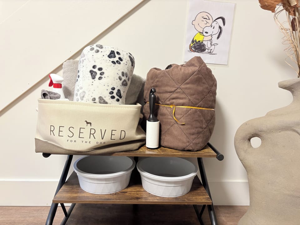 yes we have doggie supplies for you during your stays 