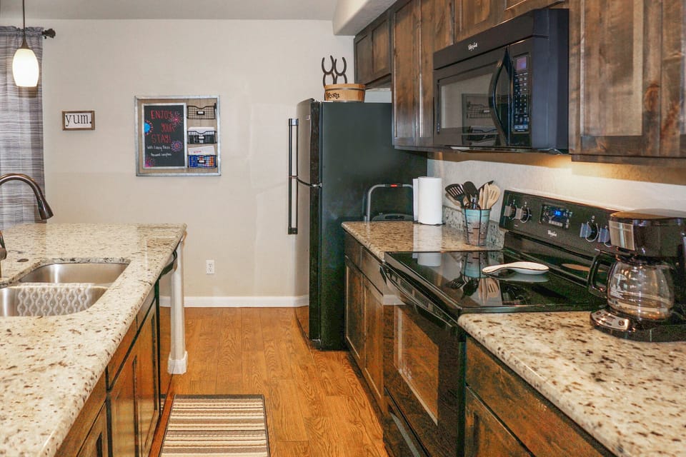 Full kitchen