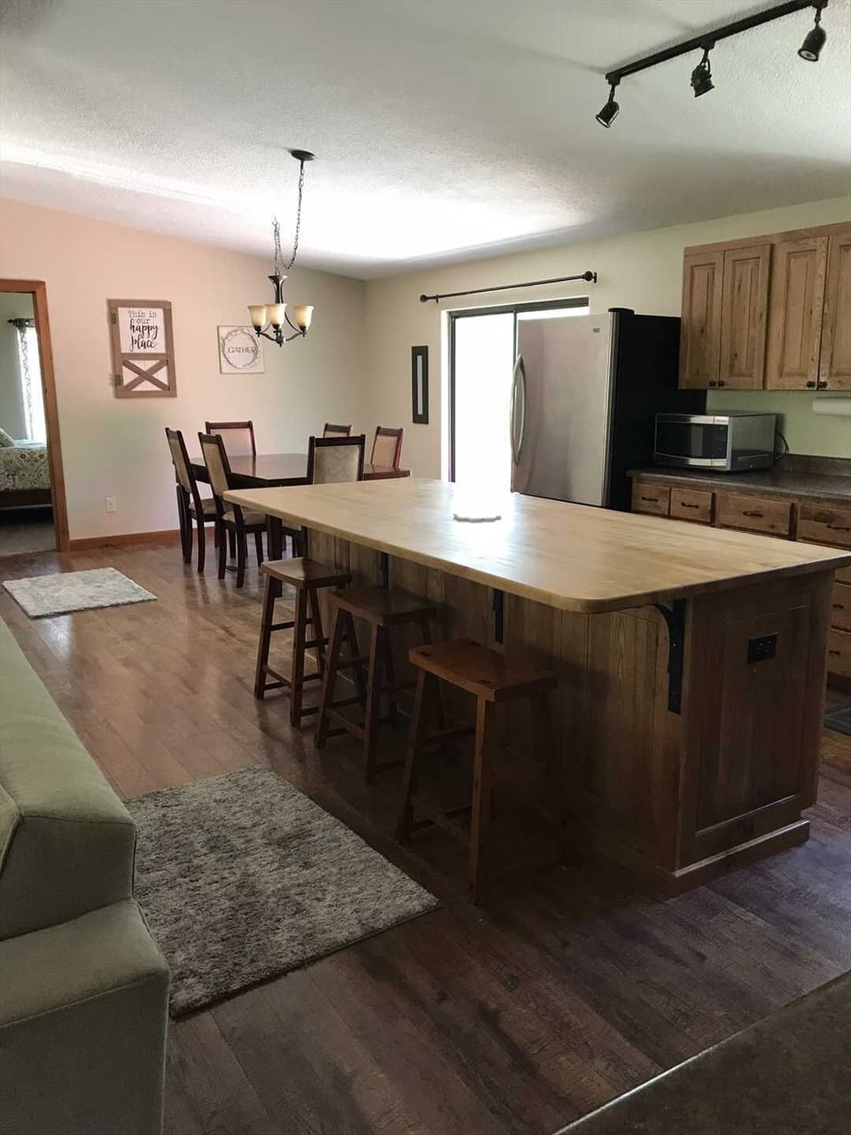 Wonderful Butcher Block Island and Plenty of Seatin