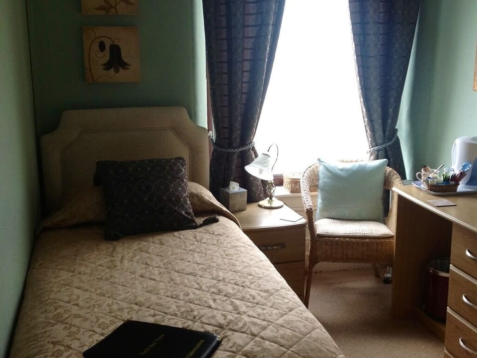 Single Room, Ensuite (8)