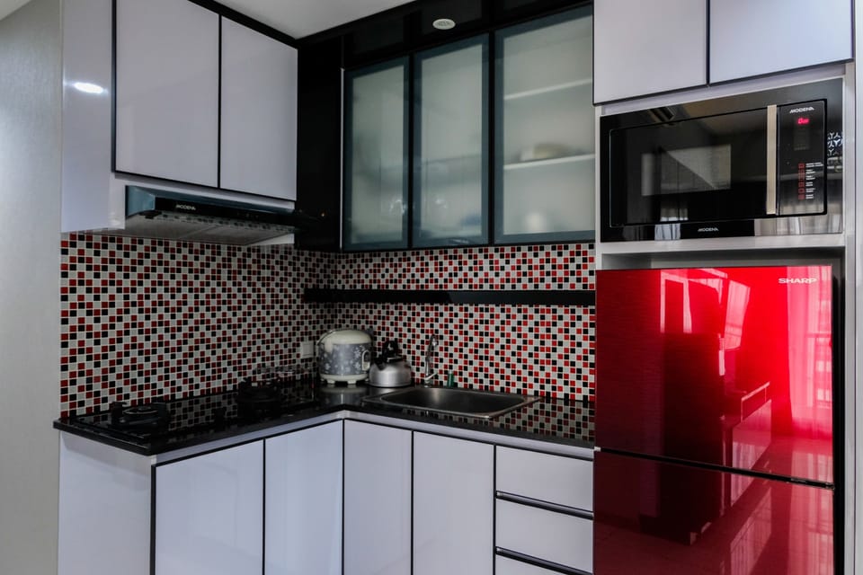 Room | Private kitchen | Fridge, stovetop, electric kettle, cookware/dishes/utensils