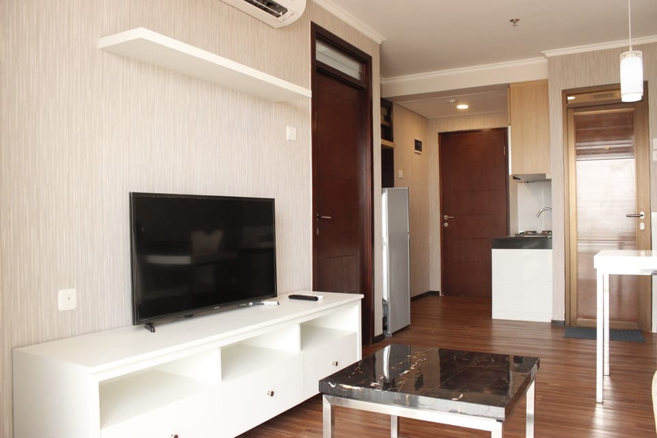 Room | Living area | TV