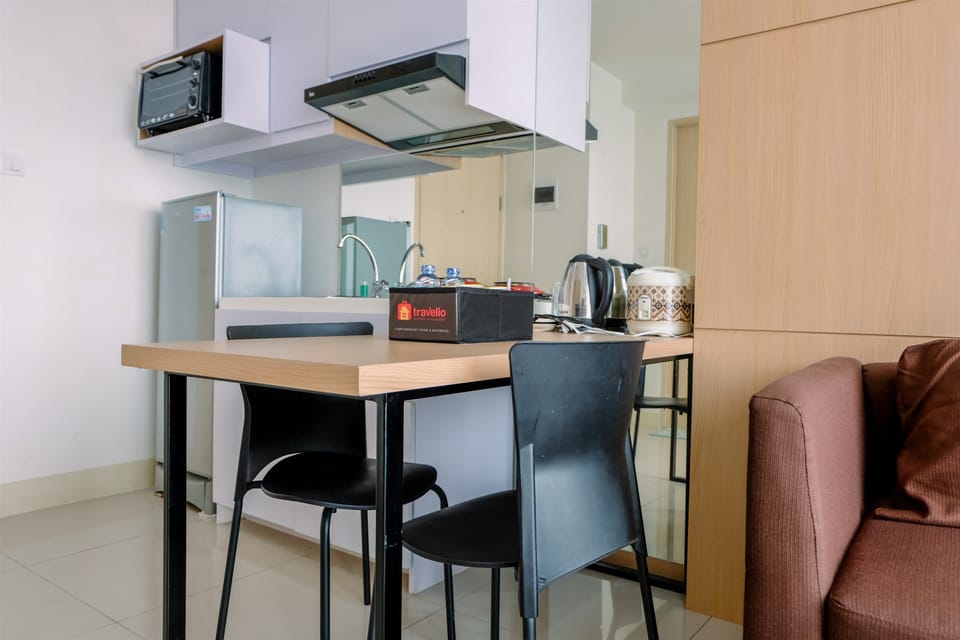 Room | Private kitchen | Fridge, stovetop, electric kettle, cookware/dishes/utensils
