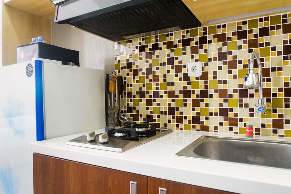 Room | Shared kitchen facilities | Fridge, stovetop, cookware/dishes/utensils