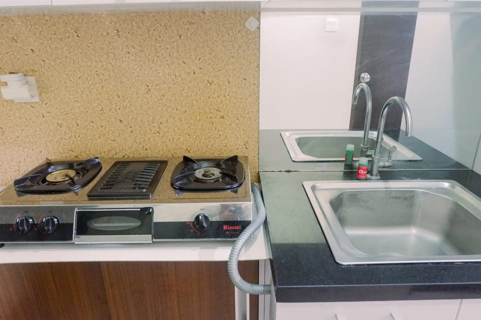 Room | Private kitchen | Fridge, stovetop, cookware/dishes/utensils