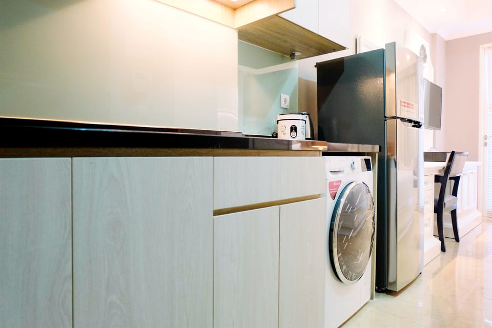 Room | Private kitchen | Fridge, microwave, stovetop, electric kettle