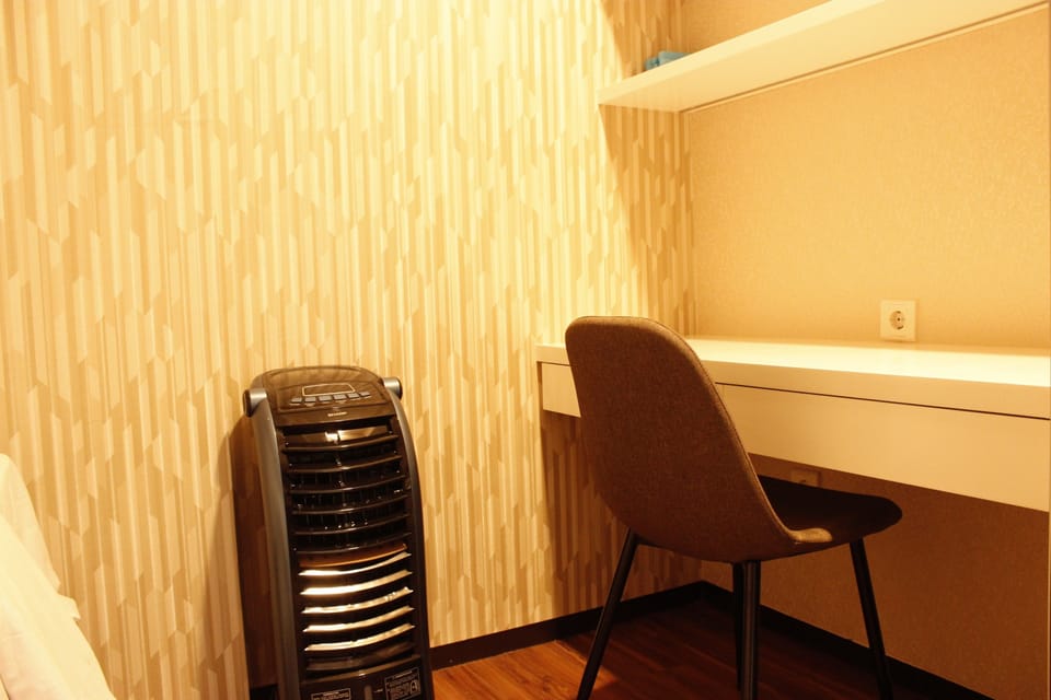 Room | 2 bedrooms, desk, free WiFi, bed sheets