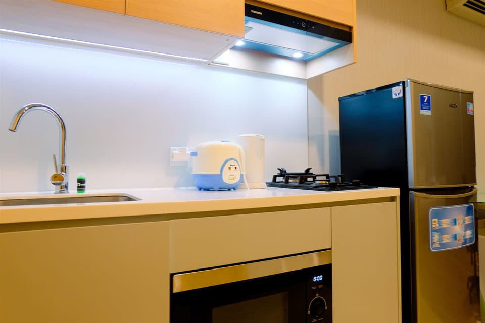 Fridge, stovetop, cookware/dishes/utensils