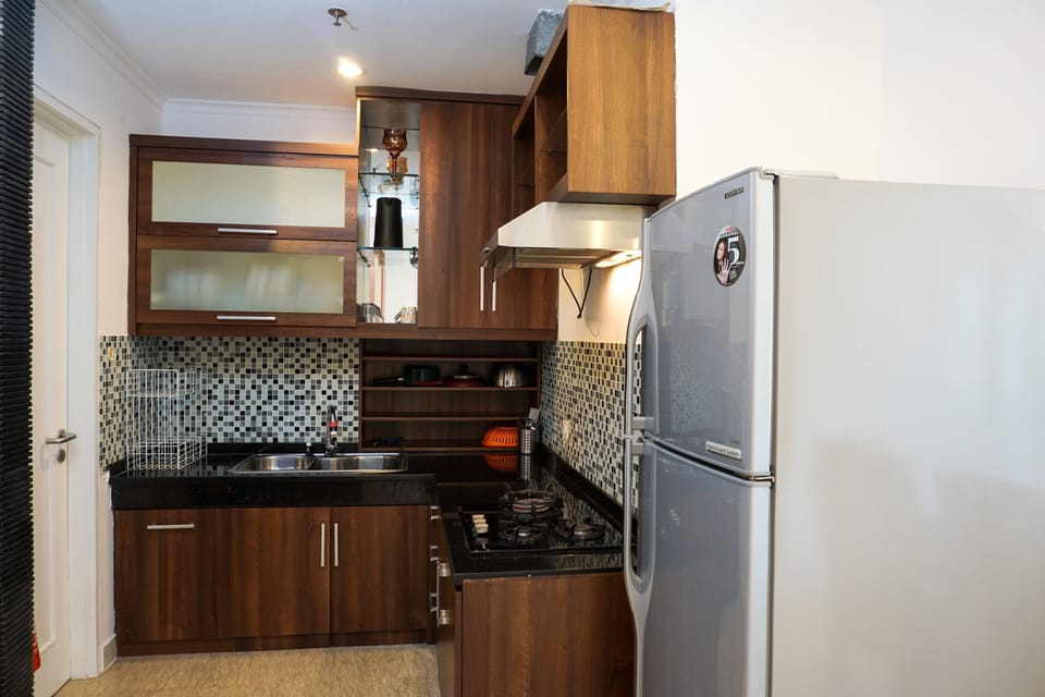 Room | Private kitchen | Fridge, microwave, stovetop, electric kettle
