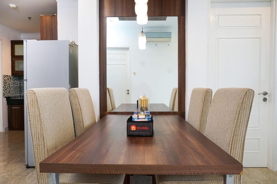 Room | In-room dining