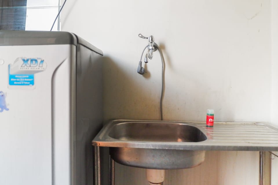 Room | Private kitchen | Fridge, stovetop, cookware/dishes/utensils