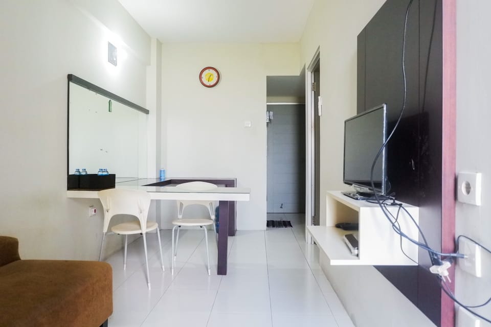 Room | Living area | TV