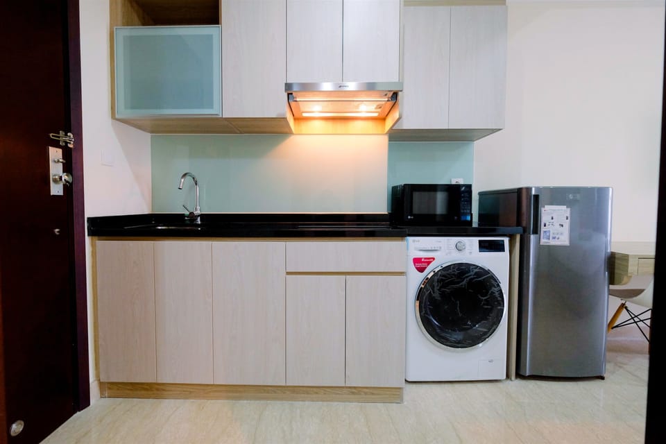 Room | Private kitchen | Fridge, stovetop, cookware/dishes/utensils