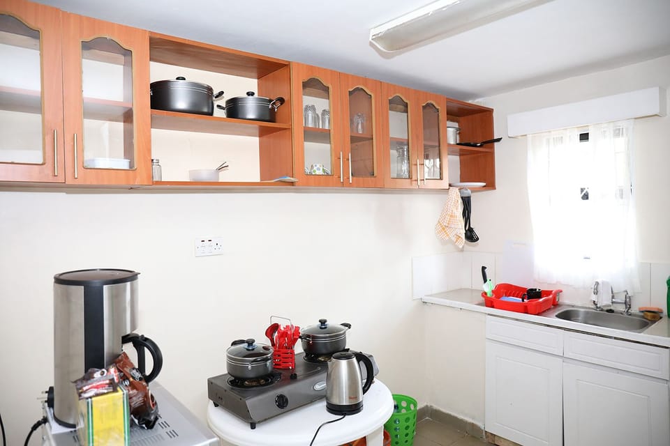 Standard House, 3 Bedrooms | Private kitchenette | Fridge, microwave, oven, stovetop
