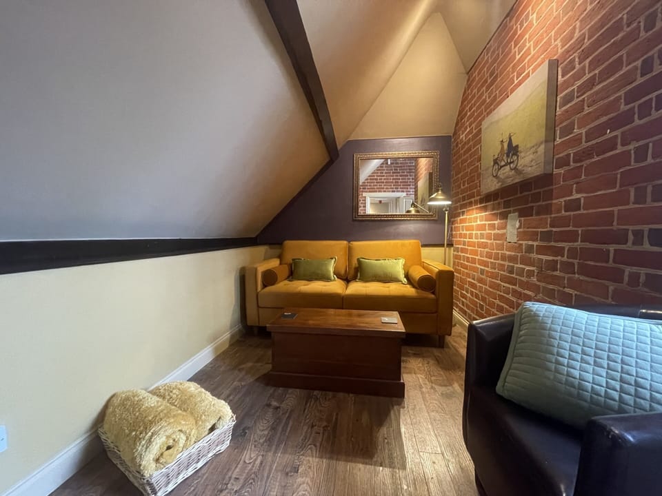 Family Suite, Ensuite | Lounge