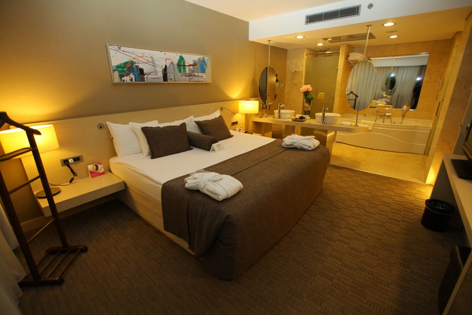 Premium bedding, minibar, in-room safe, desk