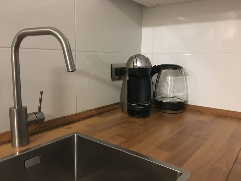 Free coffee pads and tea for guests