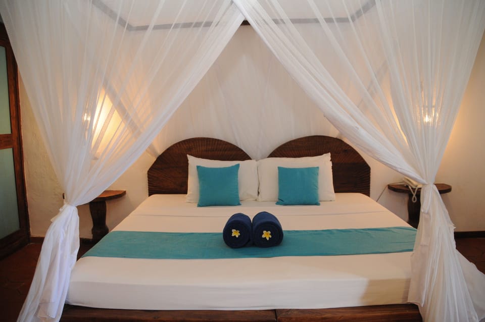 Standard Double Room | Minibar, in-room safe, bed sheets