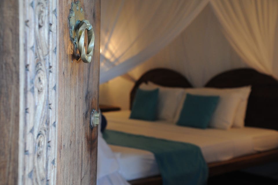 Standard Double Room | Minibar, in-room safe, bed sheets