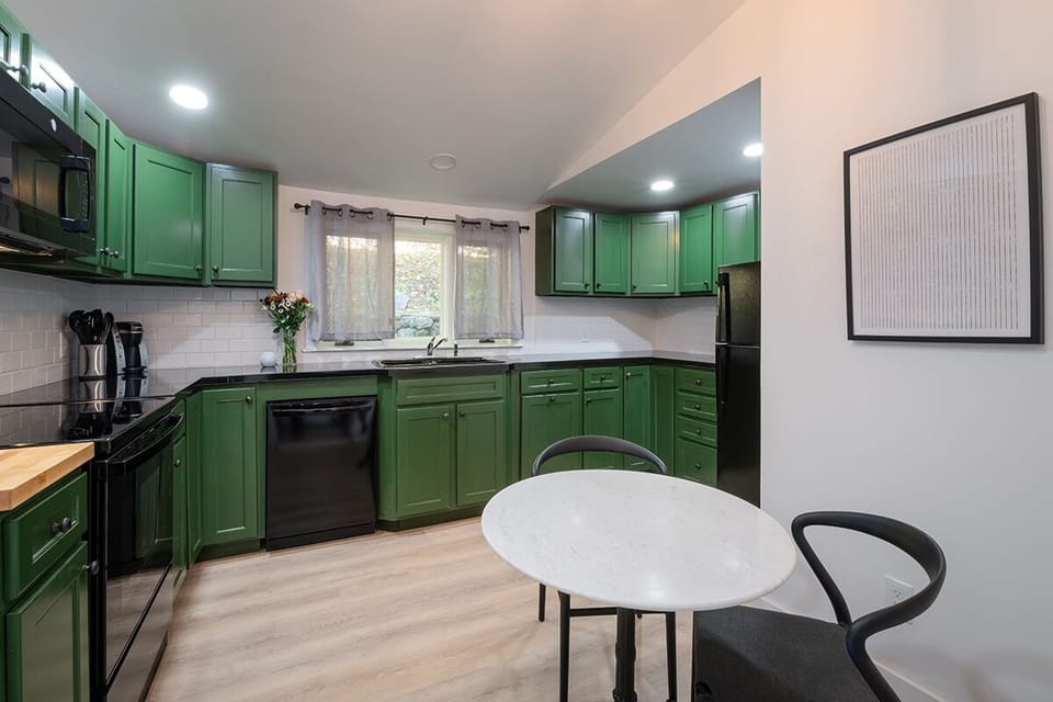 Guesthouse C | Private kitchen | Coffee/tea maker, microwave, freezer