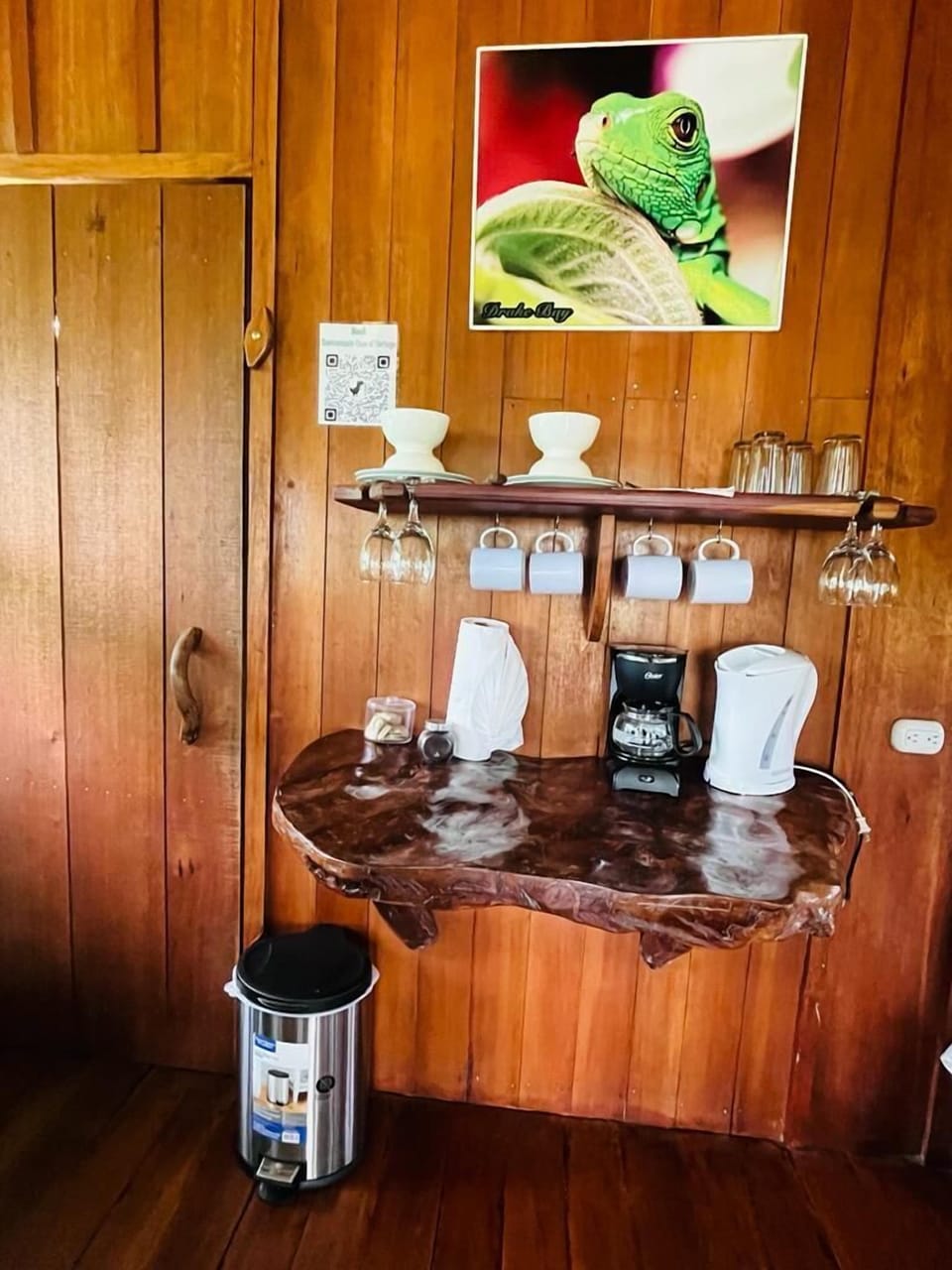 Standard Cabin, 1 Bedroom, Balcony, Partial Sea View | In-room dining