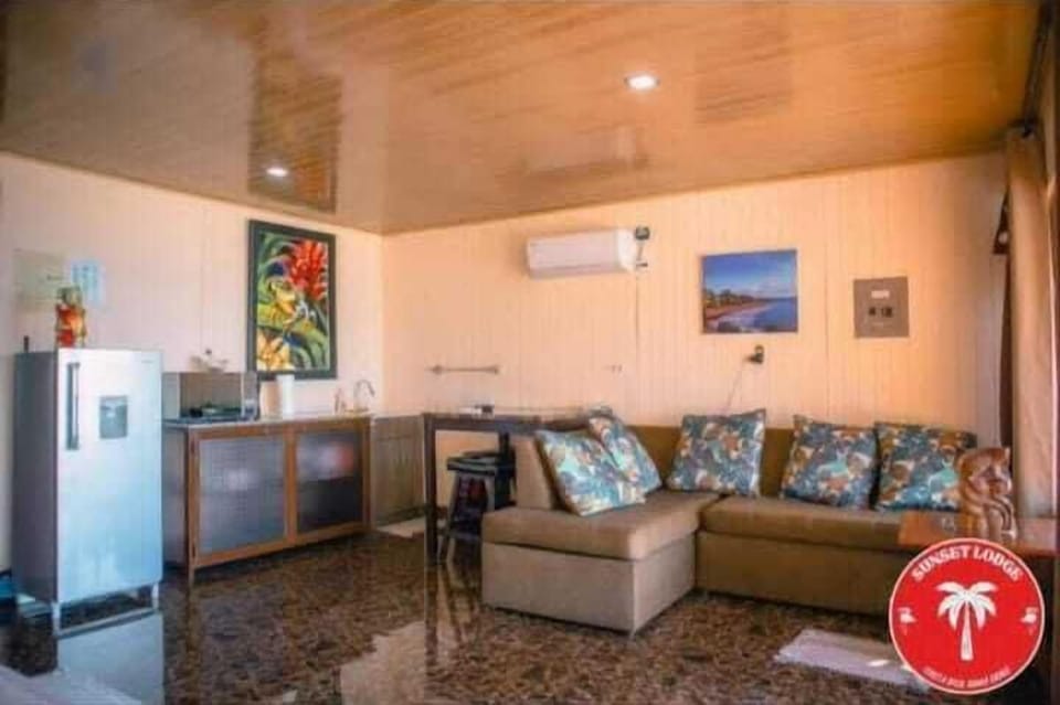 Comfort Studio, 1 King Bed, Ocean View | Living area | 40-inch flat-screen TV with digital channels, Netflix