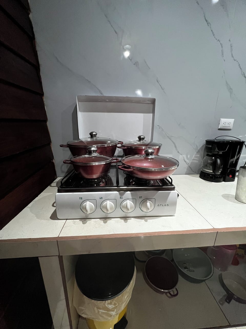 Family Apartment, 1 Bedroom | Private kitchen | Fridge