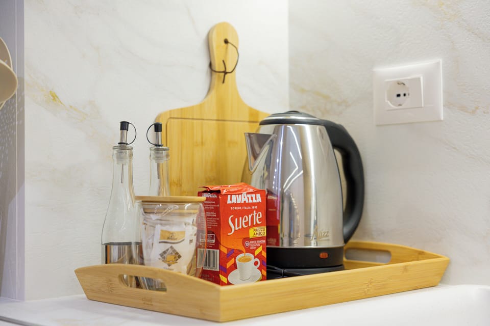 Luxury Duplex, 1 Bedroom, Beachside | Coffee and/or coffee maker