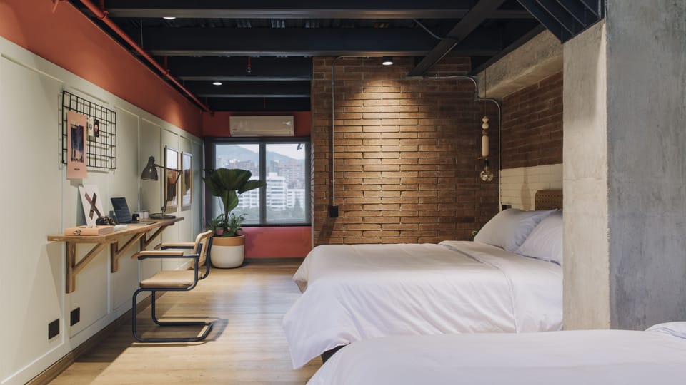 Hypo-allergenic bedding, down comforters, pillowtop beds, minibar