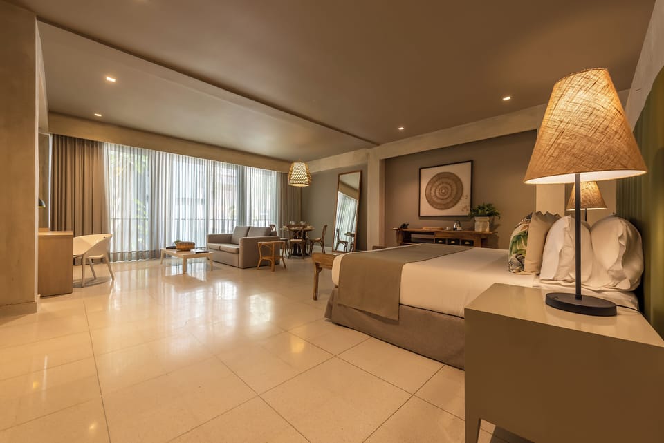 Grand Suite | Minibar, in-room safe, desk, soundproofing